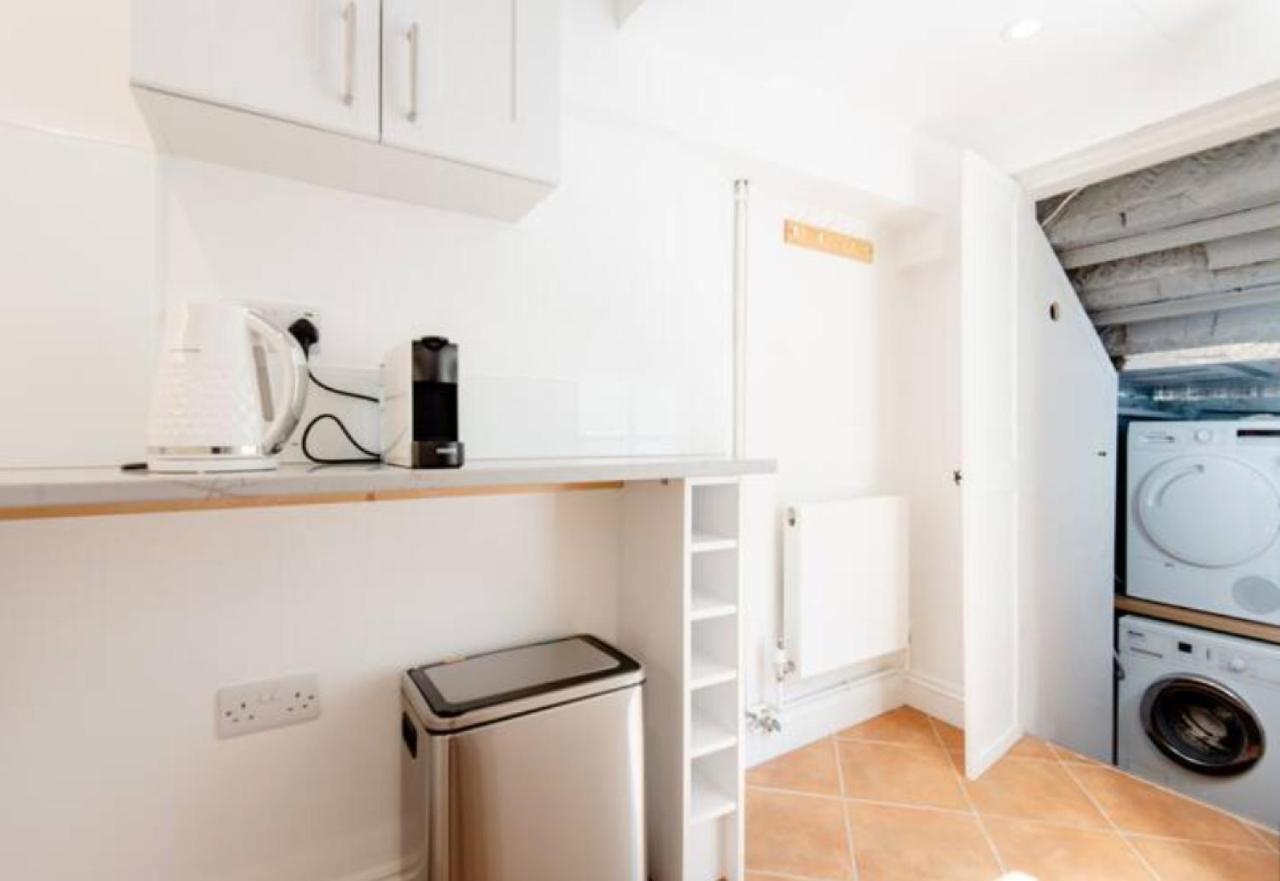 Well-Positioned Studio Flat Λονδίνο Εξωτερικό φωτογραφία