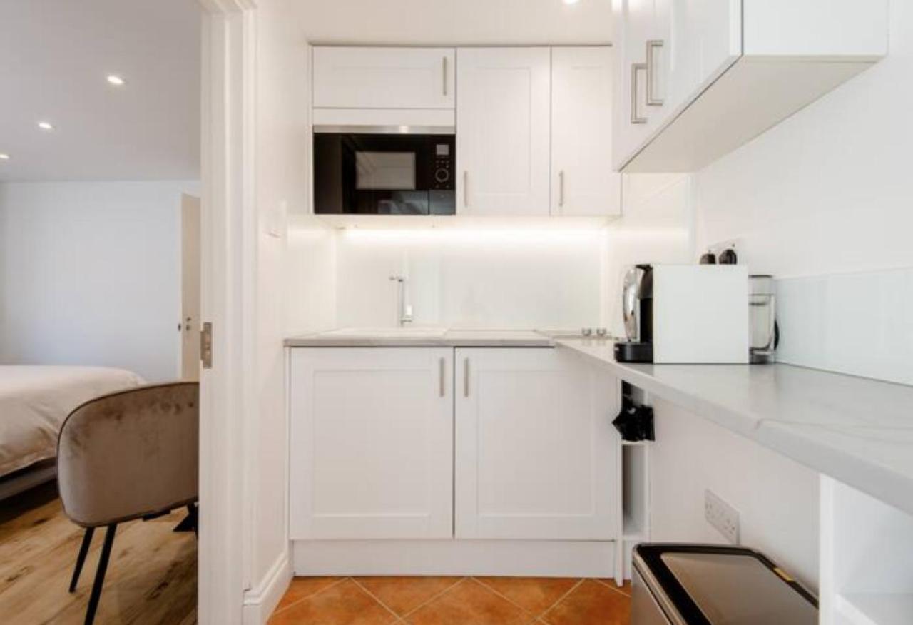 Well-Positioned Studio Flat Λονδίνο Εξωτερικό φωτογραφία